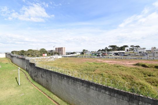 Vista da Sala de apartamento para alugar com 2 quartos, 47m² em Santo Antônio, São José dos Pinhais