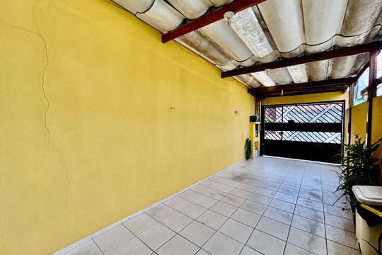 Garagem de casa à venda com 2 quartos, 100m² em Jardim Maringa, São Paulo