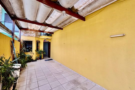 Garagem de casa à venda com 2 quartos, 100m² em Jardim Maringa, São Paulo