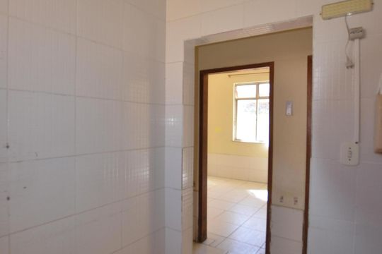 Banheiro 2 de casa à venda com 4 quartos, 416m² em Jardim Sulacap, Rio de Janeiro