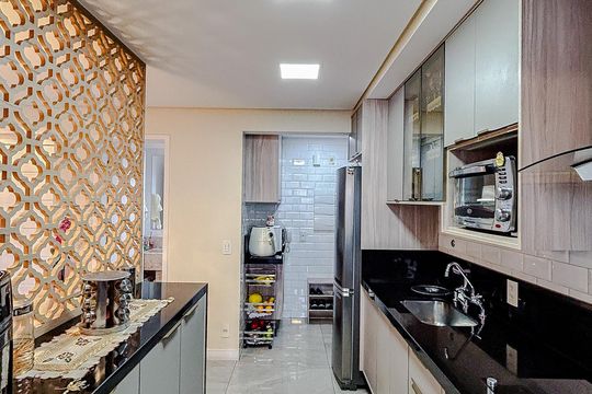 Cozinha de apartamento à venda com 2 quartos, 90m² em Vila Carrão, São Paulo