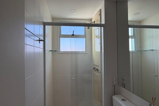 Banheiro da suíte 1 de apartamento à venda com 2 quartos, 77m² em Barra Olímpica, Rio de Janeiro