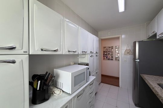 Cozinha  de apartamento à venda com 2 quartos, 77m² em Barra Olímpica, Rio de Janeiro