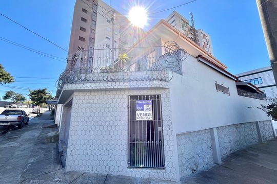 Fachada de casa à venda com 3 quartos, 154m² em Jabaquara, São Paulo