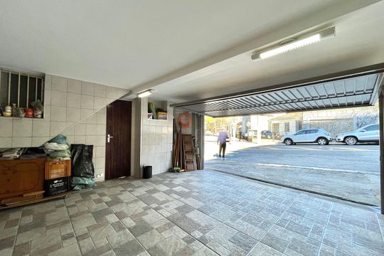 Garagem de casa à venda com 3 quartos, 154m² em Jabaquara, São Paulo