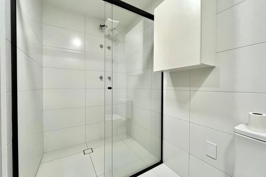 Banheiro de kitnet/studio à venda com 1 quarto, 30m² em Vila Clementino, São Paulo