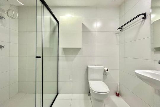 Banheiro de kitnet/studio à venda com 1 quarto, 30m² em Vila Clementino, São Paulo