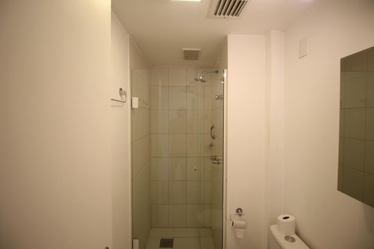 Banheiro de apartamento para alugar com 2 quartos, 64m² em São Geraldo, Porto Alegre