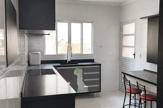 Casa à venda com 3 quartos, 160m² em Vila Frugoli, São Paulo