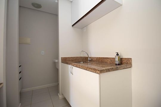 Cozinha e Área de Serviço de apartamento para alugar com 1 quarto, 42m² em Águas Claras, Brasília