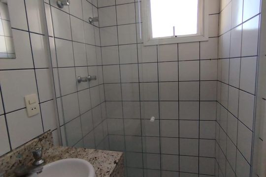 Banheiro de apartamento para alugar com 2 quartos, 56m² em Jardim Esmeralda, São Paulo