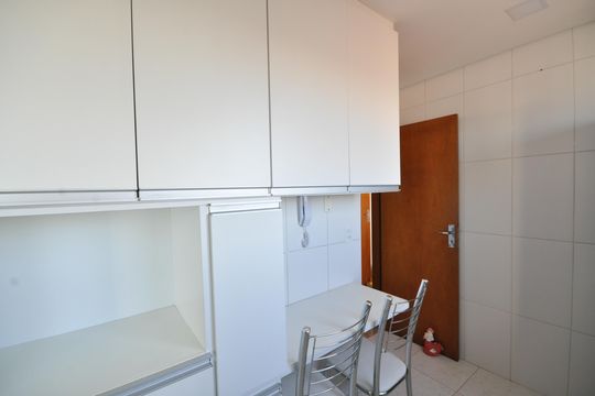 Cozinha de apartamento para alugar com 2 quartos, 65m² em Vila Guilherme, São Paulo
