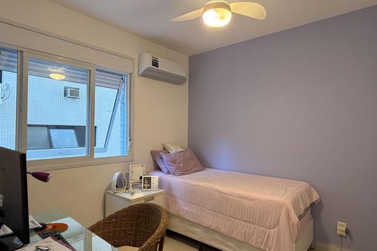 Quarto de apartamento para alugar com 3 quartos, 150m² em Ponta da Praia, Santos