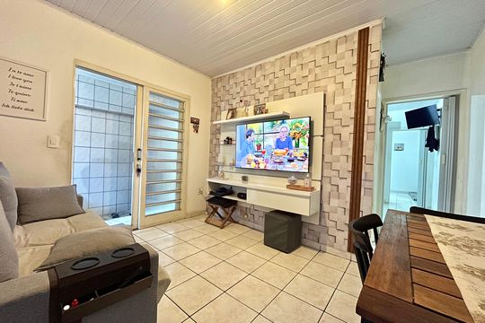 Casa à venda com 5 quartos, 250m² em Cidade Ademar, São Paulo