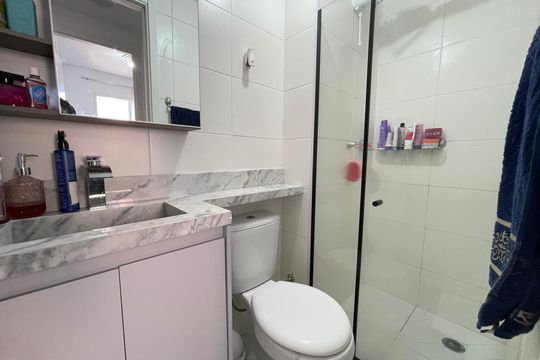 Banheiro de apartamento à venda com 2 quartos, 33m² em Jardim Celeste, São Paulo