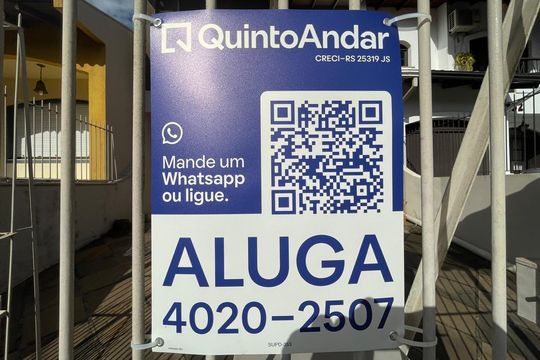 Placa instalada em 18/07/2026 com o código SUPD-353 de casa para alugar com 3 quartos, 240m² em Cristo Rei, São Leopoldo