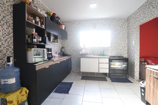 Cozinha de casa à venda com 3 quartos, 150m² em Guajuviras, Canoas