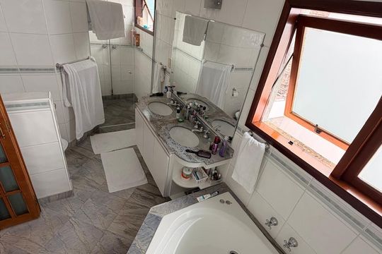 Banheiro de casa de condomínio à venda com 4 quartos, 400m² em Tucuruvi, São Paulo