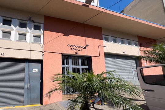 Fachada de apartamento à venda com 2 quartos, 66m² em Cambuci, São Paulo