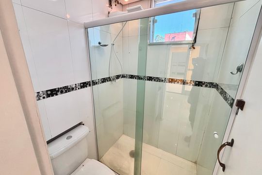Banheiro de apartamento para alugar com 2 quartos, 59m² em Cohab Padre Manoel da Nobrega, São Paulo