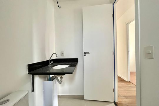 Banheiro de apartamento à venda com 2 quartos, 45m² em Vila Clementino, São Paulo