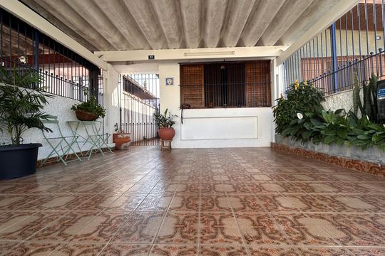 Área externa de casa à venda com 3 quartos, 138m² em Vila Adelaide Perella, Guarulhos