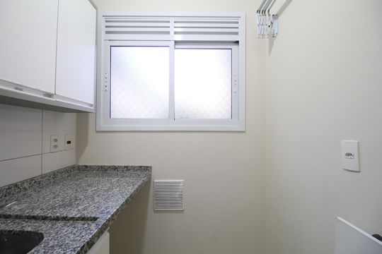 Área de Serviço de apartamento para alugar com 2 quartos, 49m² em Vila Andrade, São Paulo
