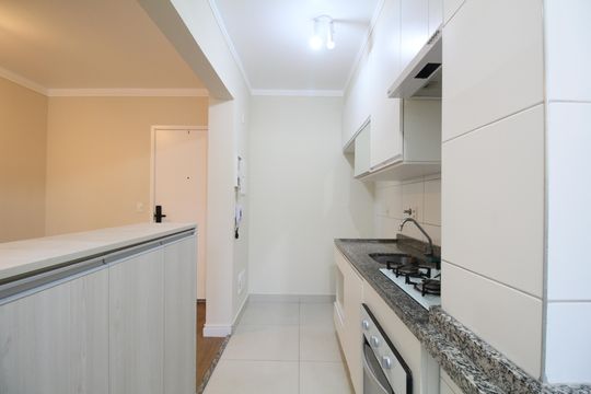 Cozinha de apartamento para alugar com 2 quartos, 49m² em Vila Andrade, São Paulo