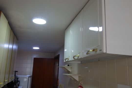 Cozinha de apartamento para alugar com 2 quartos, 68m² em Barra da Tijuca, Rio de Janeiro