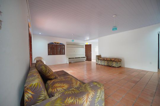 Sala de casa para alugar com 3 quartos, 240m² em Campeche, Florianópolis