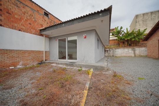 Edícula de casa para alugar com 3 quartos, 240m² em Campeche, Florianópolis