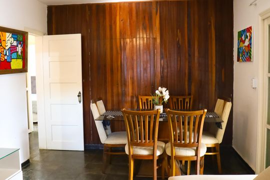 Sala de casa para alugar com 4 quartos, 479m² em Centro, Rio das Ostras
