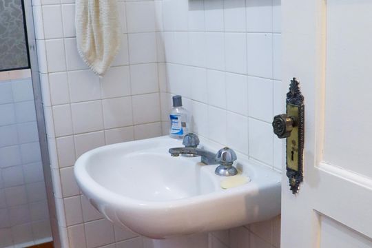 Banheiro social  de casa para alugar com 4 quartos, 479m² em Centro, Rio das Ostras