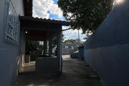 Área externa de casa para alugar com 4 quartos, 479m² em Centro, Rio das Ostras