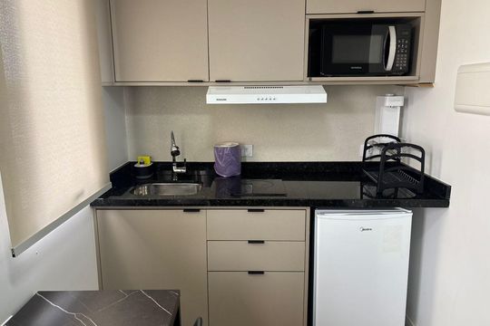 Cozinha - Armários de kitnet/studio à venda com 1 quarto, 17m² em Rebouças, Curitiba