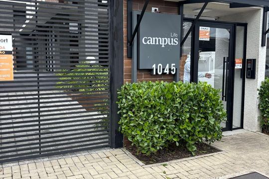 Fachada do bloco de kitnet/studio à venda com 1 quarto, 17m² em Rebouças, Curitiba