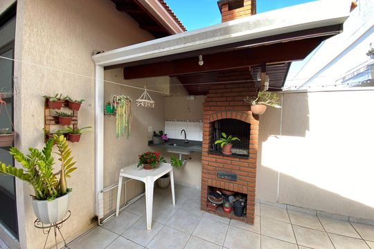 Casa à venda com 3 quartos, 175m² em Rio Pequeno, São Paulo