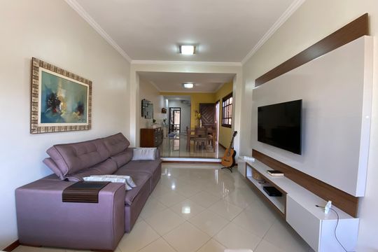 Casa à venda com 3 quartos, 175m² em Rio Pequeno, São Paulo