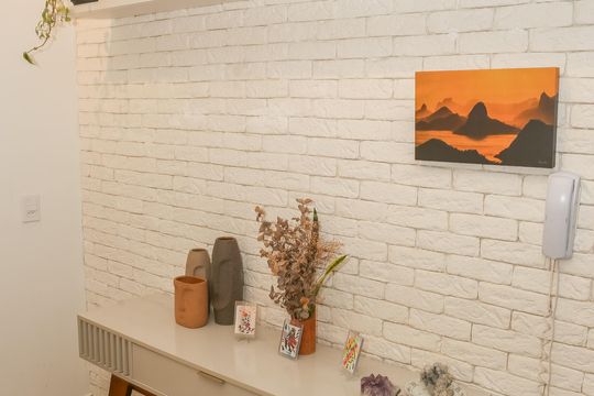 Sala e Cozinha de apartamento à venda com 2 quartos, 41m² em Barra Funda, São Paulo