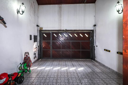 Garagem de casa à venda com 3 quartos, 200m² em Ipiranga, São Paulo