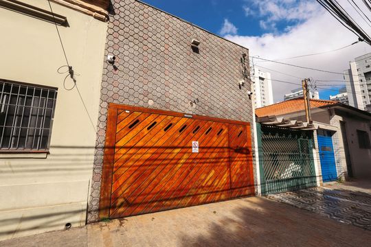 Fachada de casa à venda com 3 quartos, 200m² em Ipiranga, São Paulo