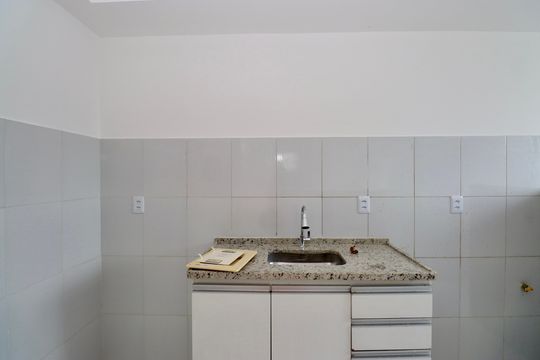 Cozinha de apartamento para alugar com 2 quartos, 49m² em Tancredo Neves, Salvador