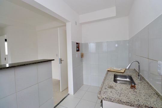 Cozinha de apartamento para alugar com 2 quartos, 49m² em Tancredo Neves, Salvador