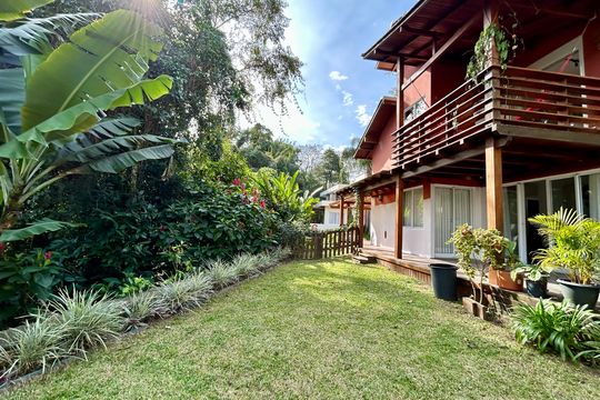 Jardim de casa de condomínio para alugar com 2 quartos, 100m² em Itacorubi, Florianópolis