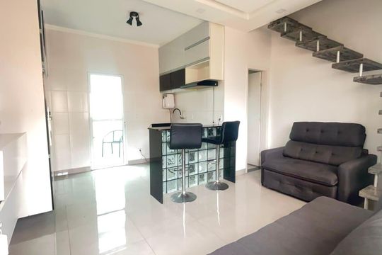 Sala/Cozinha de casa de condomínio para alugar com 2 quartos, 48m² em Chácara Ondas Verdes, Cotia