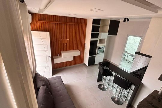 Sala/Cozinha de casa de condomínio para alugar com 2 quartos, 48m² em Chácara Ondas Verdes, Cotia
