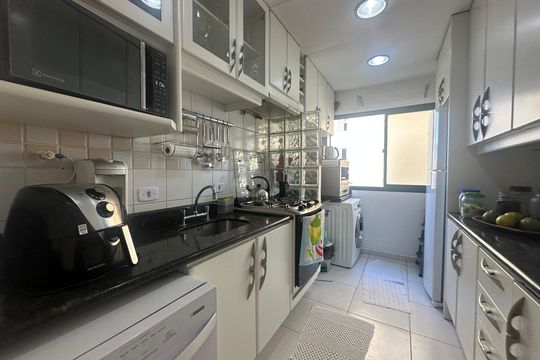 Cozinha de apartamento à venda com 2 quartos, 75m² em Alphaville Industrial, Barueri