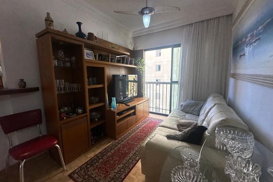 Sala de apartamento à venda com 2 quartos, 75m² em Alphaville Industrial, Barueri