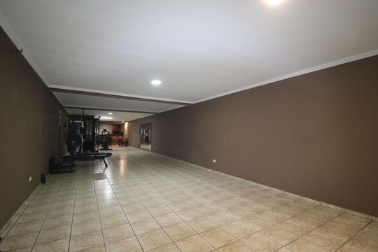 Garagem de casa para alugar com 3 quartos, 293m² em Jardim Santo Alberto, Santo André