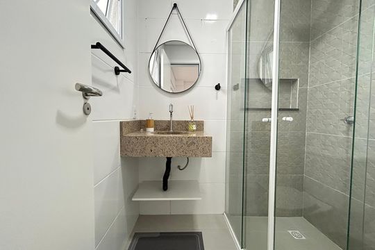 Banheiro da Suíte de apartamento para alugar com 1 quarto, 60m² em Ingleses Norte, Florianópolis